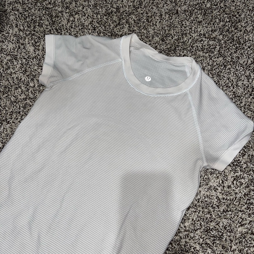 Lululemon white t shirt